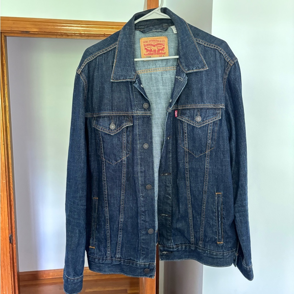 Levi’s men denim large denim jacket